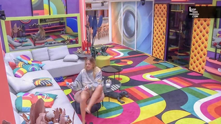 BBB22: Bárbara Heck sem calcinha mostrou a buceta