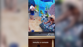 BBB23: Paula Freitas pagando peitinho