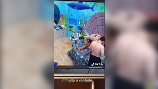 BBB23: Paula Freitas pagando peitinho