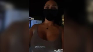 Simaria cantora gostosa pagou peitinho