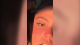 Bruna Carvalho atriz gostosinha pagou peitinho no Stories do Instagram