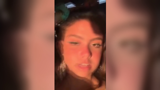 Bruna Carvalho atriz gostosinha pagou peitinho no Stories do Instagram