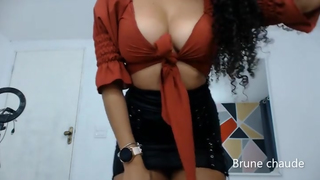 Brune Chaude pelada em live