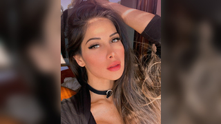 Mayra Cardi gata Fitness mostrando os peitos