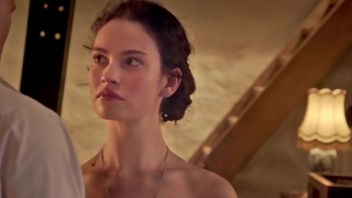 Lily James transando