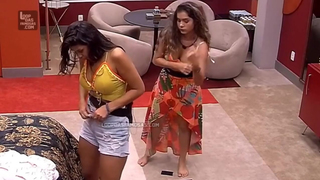 Giselly mostrou os peitos no bbb20