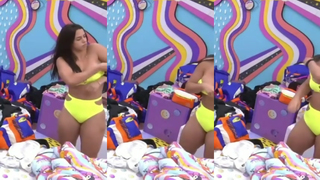 Larissa Tomásia pagando peitinho no bbb22
