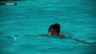 Atriz Ana De Armas peladinha na piscina