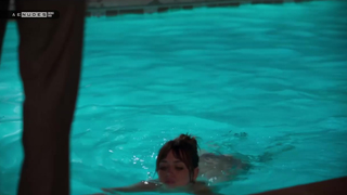 Atriz Ana De Armas peladinha na piscina