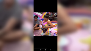 Maria bbb22 pagando peitinho