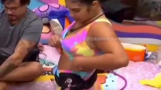 Maria bbb22 pagando peitinho