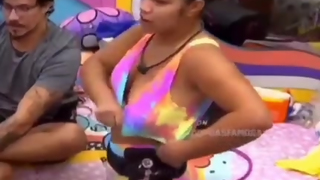 Maria bbb22 pagando peitinho