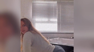 Luisa Sonza mostrando a bunda gigante