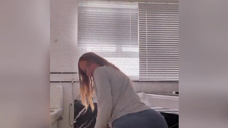 Luisa Sonza mostrando a bunda gigante
