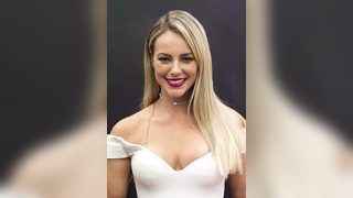 Paola Oliveira completamente nua