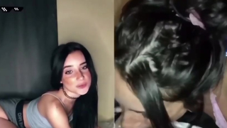 Boa menina chupando...