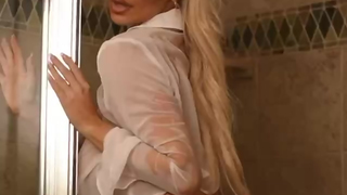 Loira gata..