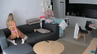 Loira em casa