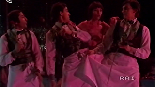 ROSA FUMETTO dançarina da CRAZY HORSE PARIS na RAI 2