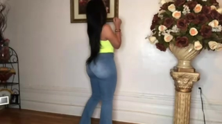 Brunette big ass big tits in jeans