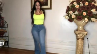 Brunette big ass big tits in jeans