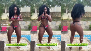 SEXY EBONY DANCING