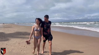 Transando Com A Gostosa Na Praia