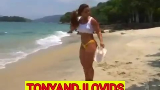 VIVIANE ARAÚJO LINDA NA PRAIA