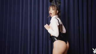 Riley Reid - Bunny Snack