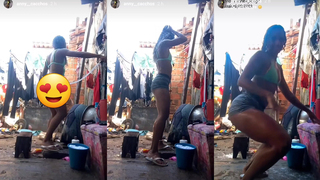 Prerinha dançando molhada