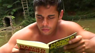 Safada finge se afogar pra ser comida