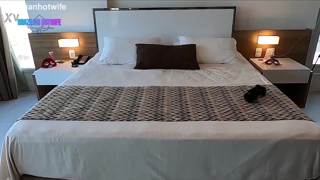 CORNO SAFADO METENDO NO MEU CU E MAMANDO JUNTO COMIGO