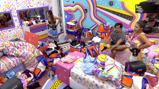 BBB 22 Maria pagando peitinho flagra videos gratis