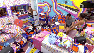 BBB 22 Maria pagando peitinho flagra videos gratis
