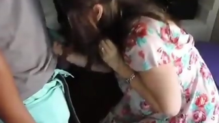 Corno filmando a esposa evangelica tomando o leitinho do comedor