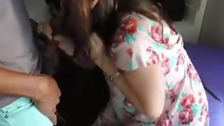 Corno filmando a esposa evangelica tomando o leitinho do comedor