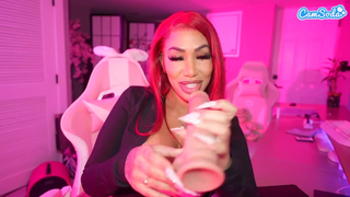 Katt Leya mamadas dildo