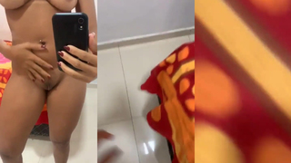 Peladinha com grelinho caiu na net