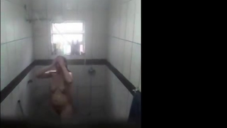 flagra da minha loira gostosa no banho