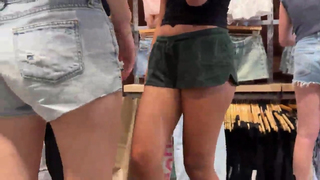 Putinhas gostosas de shortinhos
