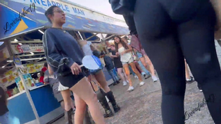 Alta e com um bumbum avantajado ????