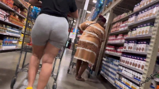 Latina de cinza no supermercado ????