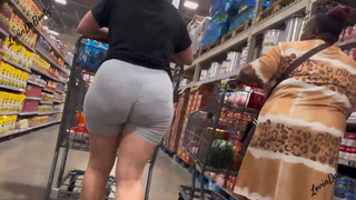 Latina de cinza no supermercado ????