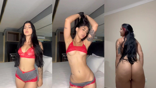 Morena gostosa peladinha