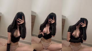 Exibindo minha buceta e me peito pequeno gostoso