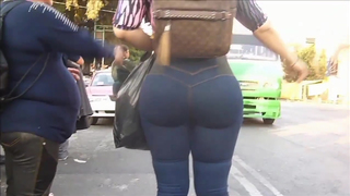 Caralho que rabo delicioso