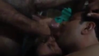 DIVIDINDO COM O CORNO