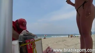 ESPOSA NA PRAIA