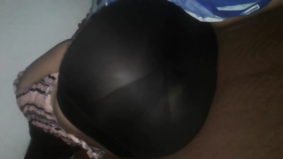 Corno exibindo o rabão da esposa