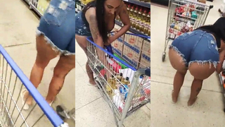 esposa gostosa de shortinho curto mostrando a bunda enorme no mercado esposa gostosa